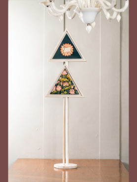 Triangle painting stand 58 inch