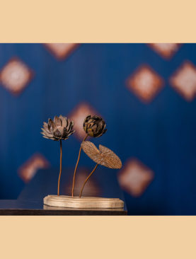 Lotus leave brass stand
