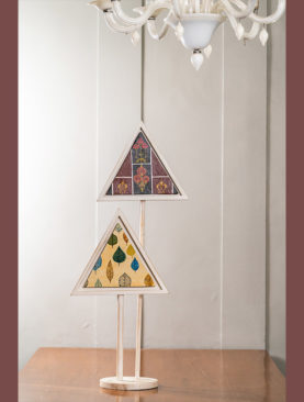 Triangle painting stand 44 inch