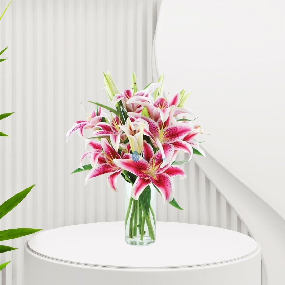 8 Lillies In Glass Vase Or Basket